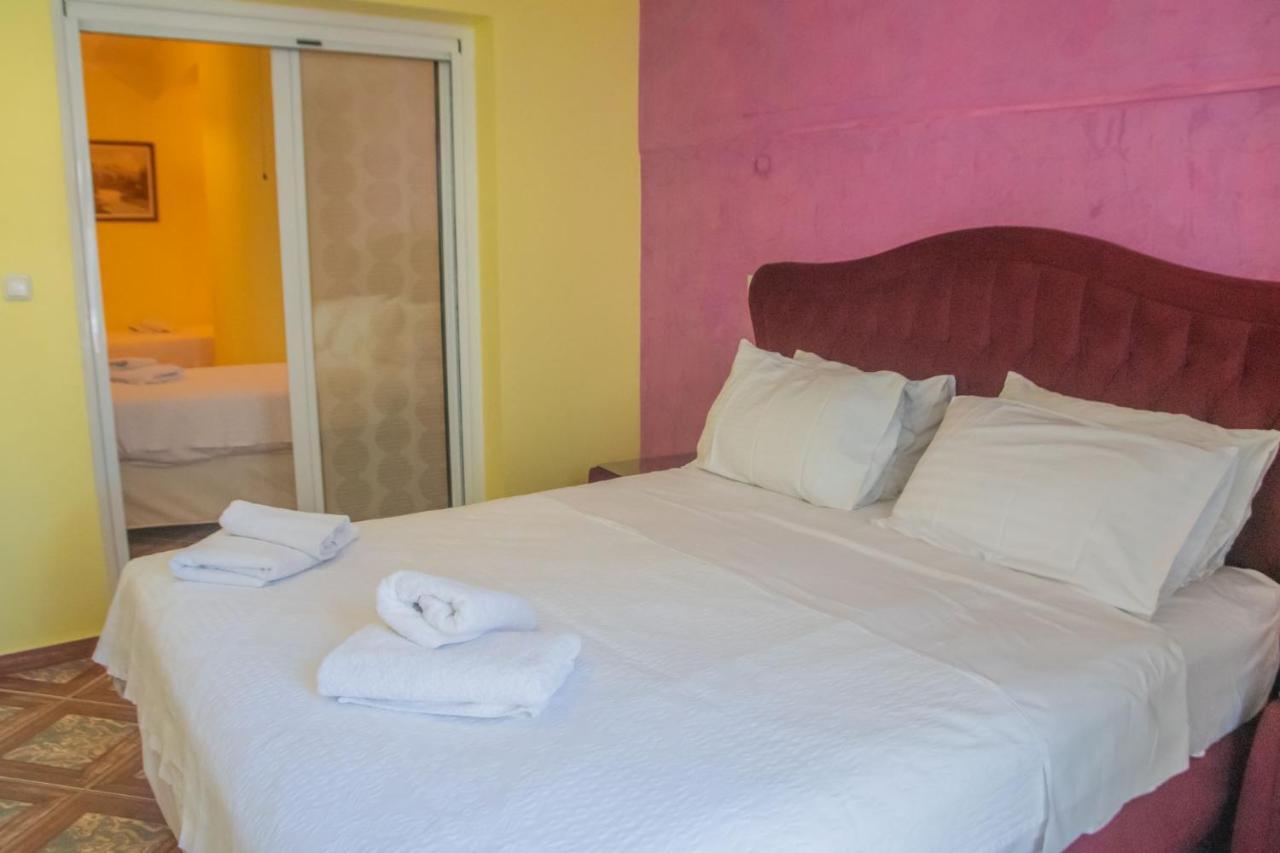 Hotel Astoria Игуменица Екстериор снимка